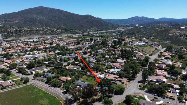 2824 Scenic View Rd, Alpine CA: https://media.crmls.org/mediaz/ecbef6be-0d31-438b-92d1-6b64e0dccb7b.jpg