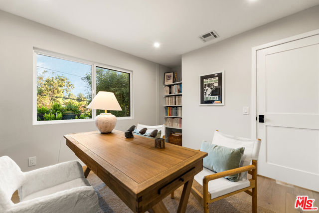22824 Margarita Drive, Woodland Hills CA: https://media.crmls.org/mediaz/ecbf099e-4239-449a-a35e-3de525b48eb0.jpg
