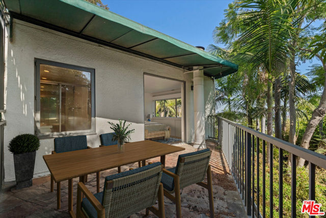 1237 Hilldale Avenue, West Hollywood CA: https://media.crmls.org/mediaz/ecbf1428-5fe1-4d7d-af22-246db995cb7f.jpg