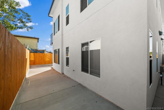 Image 18 of 26 For 322 Pardee St