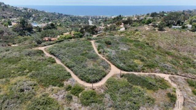 7835 La Jolla Vista Drive, La Jolla CA: https://media.crmls.org/mediaz/ecc05a1a-90cc-493c-bc26-1306ea5a9c1f.jpg