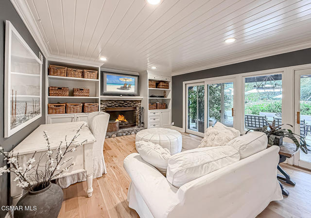 1888 El Monte Drive, Thousand Oaks CA: https://media.crmls.org/mediaz/ecc09e10-03bf-46e3-a298-a956668fe7e0.jpg