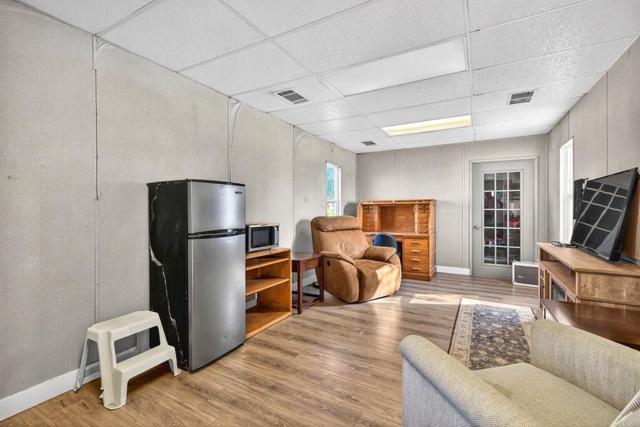 Image 43 of 49 For 20555 Mountain View Road