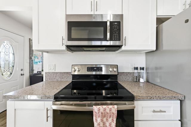 3560 Santa Maria Street, Oceanside CA: https://media.crmls.org/mediaz/ecc0ea01-e9bf-4748-9da3-8020611bcb40.jpg