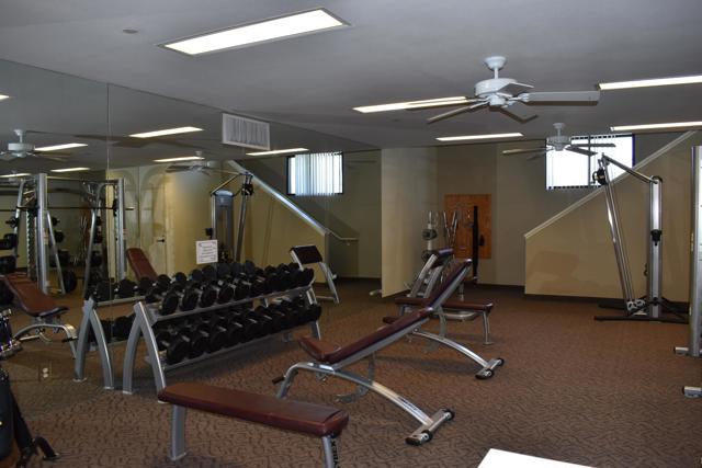 182 Desert Falls Circle, Palm Desert CA: https://media.crmls.org/mediaz/ecc16ed9-561b-4990-a71b-f5992bfe3dd8.jpg