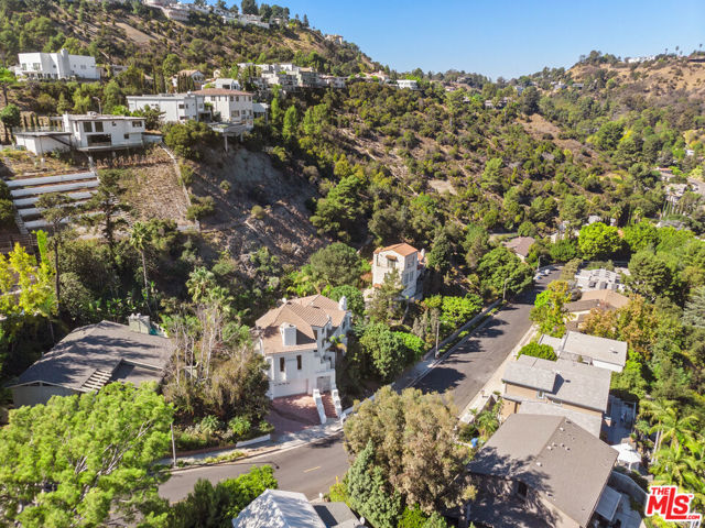 2461 Jupiter Drive, Los Angeles CA: https://media.crmls.org/mediaz/ecc1a756-518f-4ec2-9c19-f7f66a570a2c.jpg
