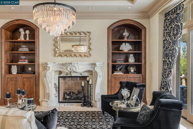 940 Eagle Ridge Dr, Danville CA: https://media.crmls.org/mediaz/ecc1bed3-7a17-426b-a138-224c291a79de.jpg
