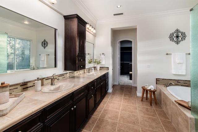 Detail Gallery Image 22 of 50 For 1091 Park Hill Pl, Vista,  CA 92081 - 4 Beds | 3 Baths