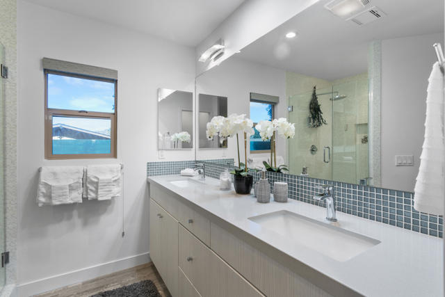 52540 Avenida Juarez, La Quinta CA: https://media.crmls.org/mediaz/ecc228a1-a33f-479e-867c-9ea8256e5acc.jpg