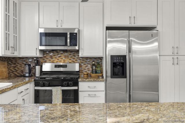 7004 San Bartolo, Carlsbad CA: https://media.crmls.org/mediaz/ecc24c80-20db-4b49-8ebf-50a24615912b.jpg