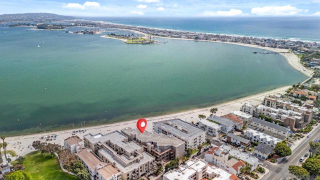 1221 Parker Pl, San Diego CA: https://media.crmls.org/mediaz/ecc27642-78e7-4ae7-b156-99eb6b4a10f7.jpg