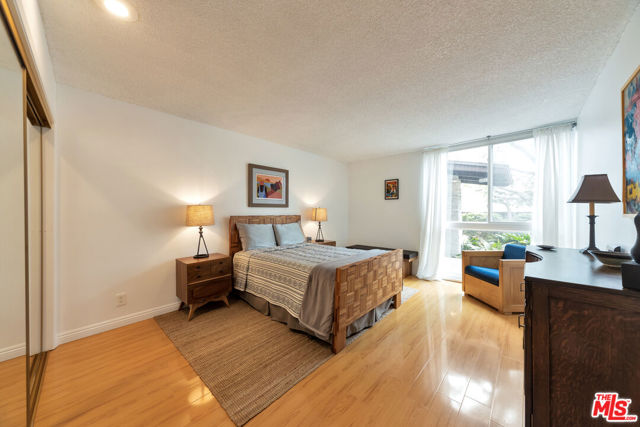5650 Sumner Way, 104 photo 11