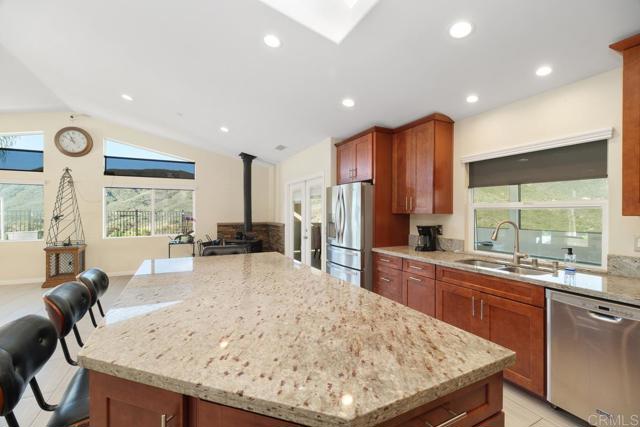 39255 De Luz Rd, Fallbrook CA: https://media.crmls.org/mediaz/ecc30d80-8ff3-4f1b-ae5a-a2b1eacbe170.jpg