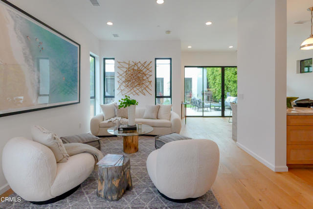 Detail Gallery Image 10 of 75 For 219 N Catalina St, Burbank,  CA 91505 - 6 Beds | 6 Baths