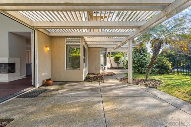 4954 Caminito Vista Lujo, San Diego CA: https://media.crmls.org/mediaz/ecc34d53-c7a0-4bb9-959c-1b1d1913de41.jpg