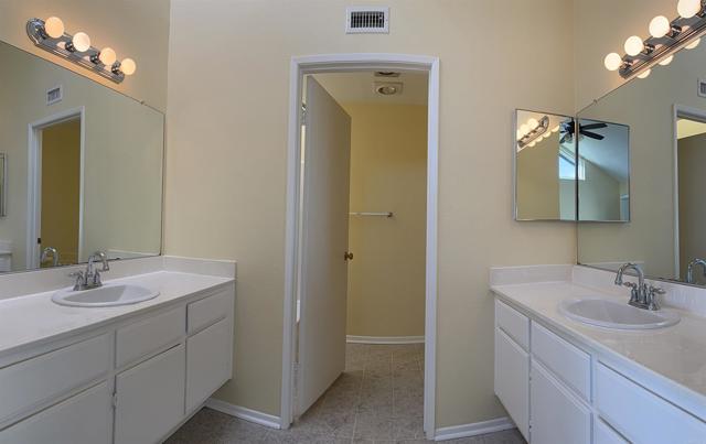 Detail Gallery Image 12 of 20 For 6815 Zinnia Ct, Carlsbad,  CA 92011 - 2 Beds | 2 Baths