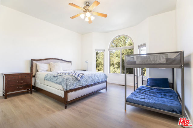 1712 Woodland Drive, Pine Mountain Club CA: https://media.crmls.org/mediaz/ecc4122b-abc9-4d0f-9fb7-5887bf5b84d6.jpg