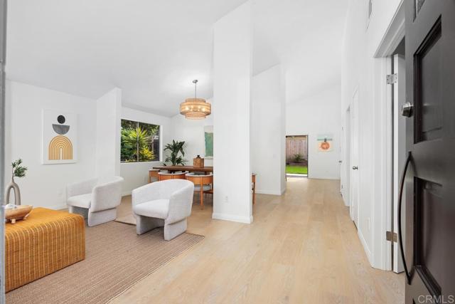 Detail Gallery Image 3 of 27 For 1549 Avenida De Las Adelsas, Encinitas,  CA 92024 - 4 Beds | 2 Baths