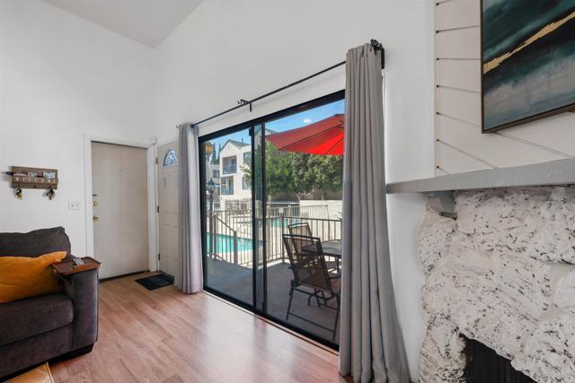 Detail Gallery Image 3 of 23 For 14293 Foothill Blvd #19,  Sylmar,  CA 91342 - 2 Beds | 2/1 Baths