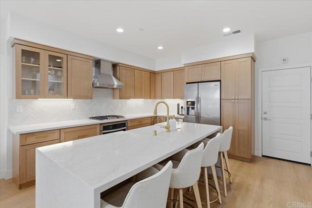 Detail Gallery Image 7 of 48 For 2510 Aperture Circle, San Diego,  CA 92108 - 3 Beds | 2/1 Baths