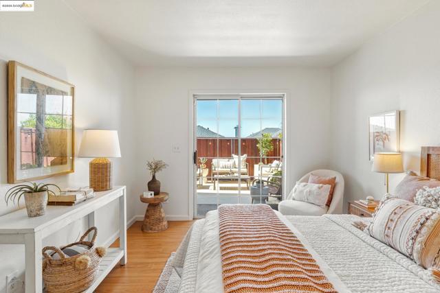 4353 Terrabella Way, Oakland CA: https://media.crmls.org/mediaz/ecc56d33-a7dd-429b-a59f-c7be6c0eaa84.jpg