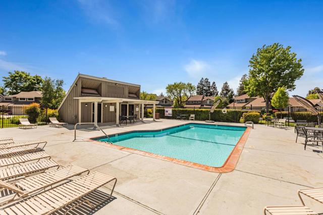 17510 Carriage Lamp Way, Morgan Hill CA: https://media.crmls.org/mediaz/ecc5ecdd-6fae-4624-9711-3aa5482152d6.jpg
