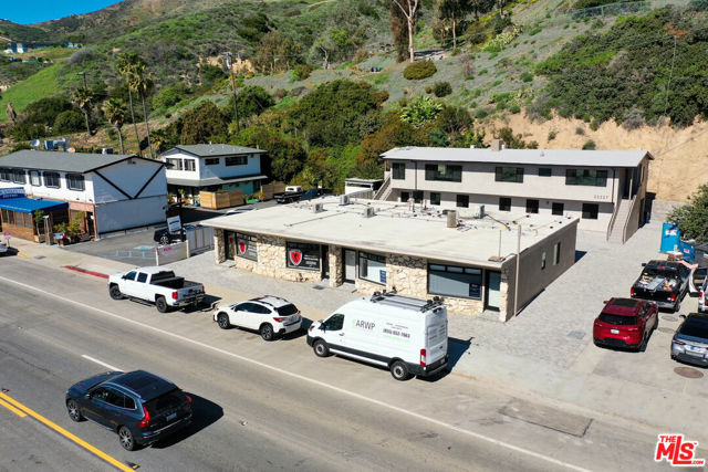 22227 PACIFIC COAST Highway, Malibu CA: https://media.crmls.org/mediaz/ecc60f5e-a0d6-4ac5-b982-300c5e182bf0.jpg