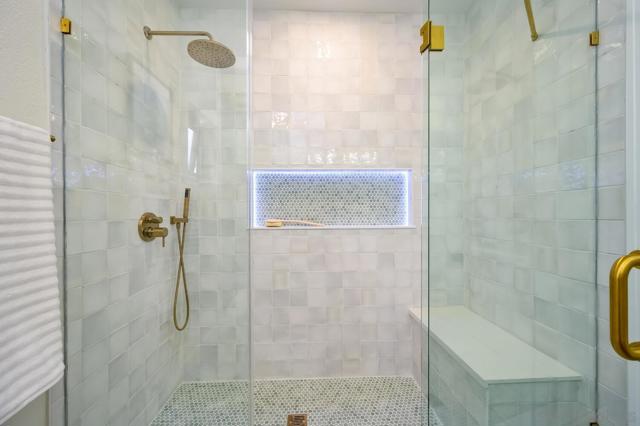 495 S Cleveland St, Oceanside CA: https://media.crmls.org/mediaz/ecc63b9e-7d39-4673-8905-c0bfc7b9881f.jpg