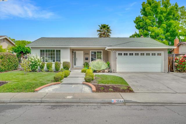 3644 Ashwood Drive, Pleasanton CA: https://media.crmls.org/mediaz/ecc734c2-1695-4869-89f1-8f5c297b6617.jpg