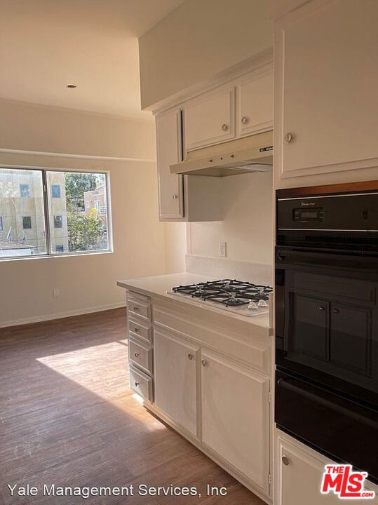 1677 WESTHOLME Avenue, Los Angeles CA: https://media.crmls.org/mediaz/ecc7cb67-6c87-4bca-8765-99cf3fdc5403.jpg