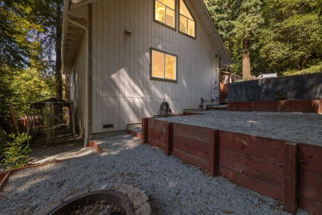 325 Fireside Road, Boulder Creek CA: https://media.crmls.org/mediaz/ecc823df-7e39-4365-9974-d4d8c6e2028c.jpg