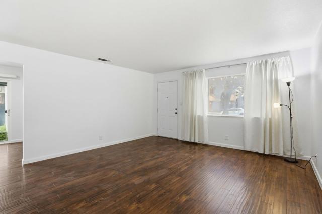 1336 Stephanie Avenue, Sacramento CA: https://media.crmls.org/mediaz/ecc8cfb9-7499-41fa-9f33-7eca2a5b6e6c.jpg