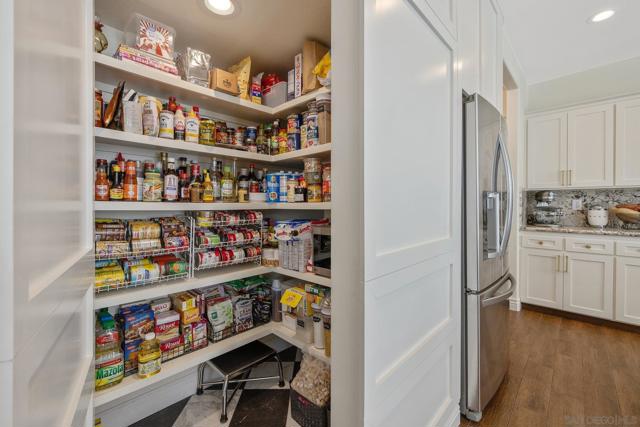 Image 28 of 69 For 2415 Oak Grove Ct