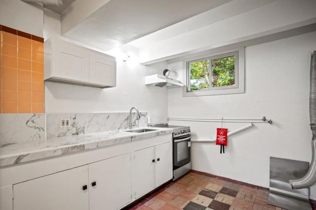 1028 West Franklin Street, Monterey CA: https://media.crmls.org/mediaz/ecc91997-90ea-4a46-bd06-1eec8dd0c344.jpg