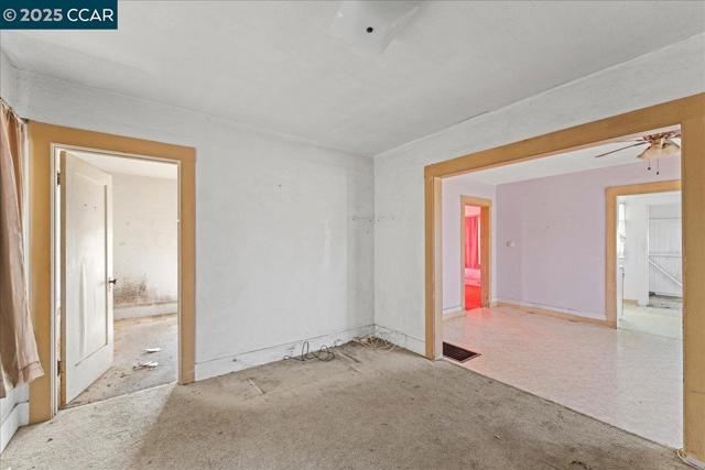 1229 55Th St, Emeryville CA: https://media.crmls.org/mediaz/ecc943ff-1a35-4ae7-b8cb-f18b406c7170.jpg