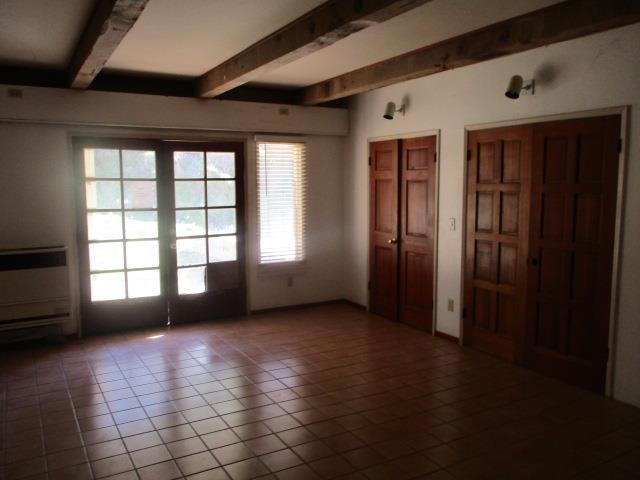 34120 Fabry Road, Soledad CA: https://media.crmls.org/mediaz/ecca6a61-f7cd-4cb8-bc7c-571594fe05f2.jpg