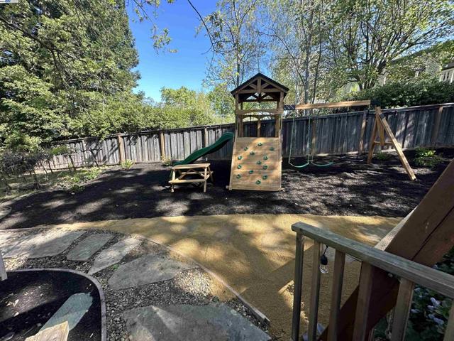 4613 Mirador Dr, Pleasanton CA: https://media.crmls.org/mediaz/eccb6f48-6e02-4797-a9eb-314b4b210c57.jpg