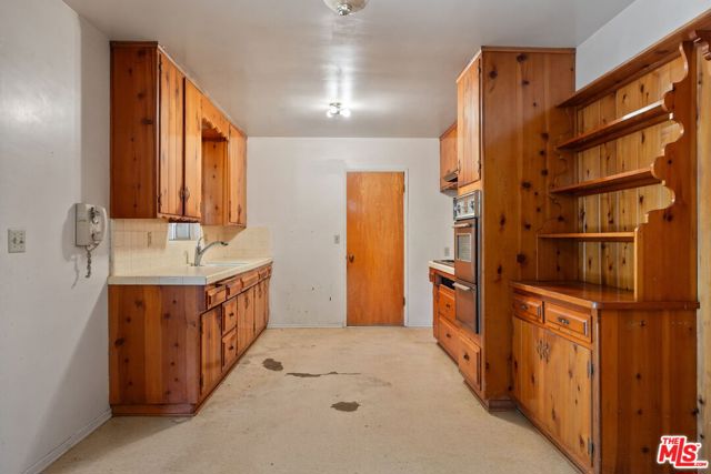2659 Luray Circle, Simi Valley CA: https://media.crmls.org/mediaz/eccbbdbe-76e4-4675-886d-0909091ae749.jpg