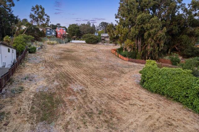2950 Cumberland Way, Oakland CA: https://media.crmls.org/mediaz/eccbeb9f-323a-407e-b0f9-3f957c9e6b66.jpg