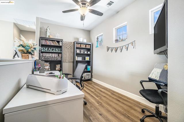 583 Sawgrass Way, Oakley CA: https://media.crmls.org/mediaz/eccc4b1d-8fa0-4b8b-91ad-ee769948a49a.jpg