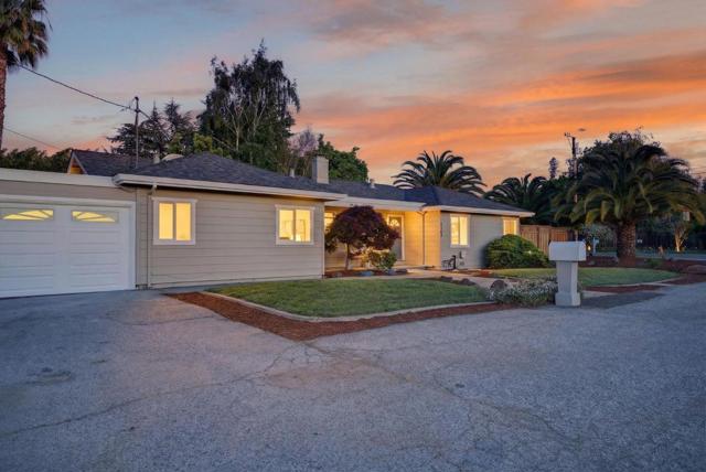 2169 Yorkshire Way, Mountain View CA: https://media.crmls.org/mediaz/eccc686c-98a0-40b7-8c8a-0a394e30ed2a.jpg