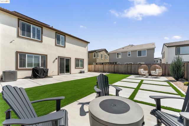 2951 Newberry Court, Fairfield CA: https://media.crmls.org/mediaz/eccc9d6b-e24d-4a4c-93bc-03f578bca190.jpg