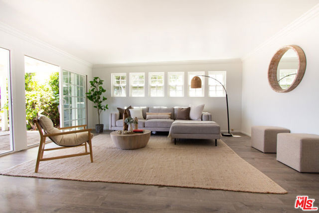 26343 Lockwood Road, Malibu CA: https://media.crmls.org/mediaz/ecccc828-fddc-4188-a5d8-8805215fb49d.jpg