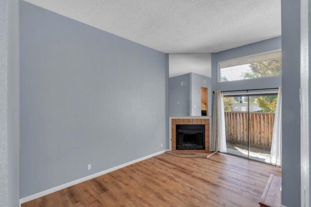 2265 Sun Glory Lane, San Jose CA: https://media.crmls.org/mediaz/ecccd237-1373-470b-812a-b696680ff49f.jpg