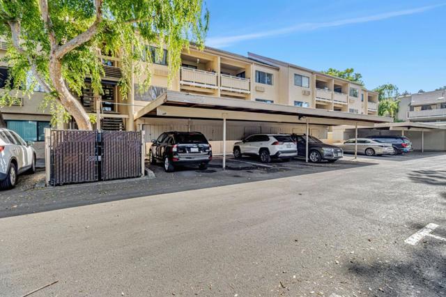 980 Kiely Boulevard, Santa Clara CA: https://media.crmls.org/mediaz/ecccfaef-97e5-4d31-a089-eafd38cc9d58.jpg