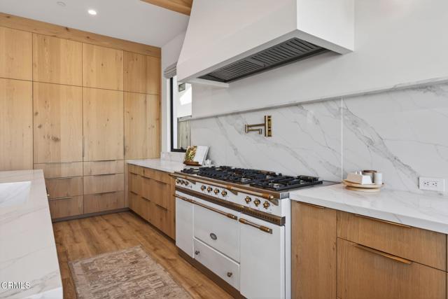 Detail Gallery Image 14 of 70 For 1305 Beachmont, Ventura,  CA 93001 - 4 Beds | 4 Baths