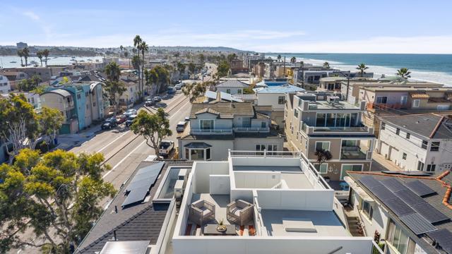 720 Nantasket Ct, San Diego CA: https://media.crmls.org/mediaz/ecce1aa5-84fe-4346-b736-04a67afbc017.jpg