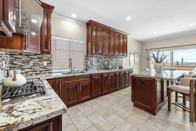 858 Via Barquero, San Marcos CA: https://media.crmls.org/mediaz/ecce3507-ecea-4fc7-864c-a59e0b859814.jpg