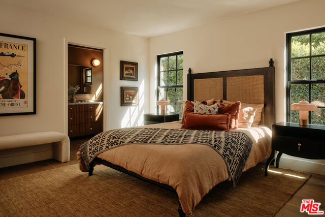 1524 Sunset Plaza Drive, Los Angeles CA: https://media.crmls.org/mediaz/ecce5eb0-43f1-4044-ac96-817e5ec7be59.jpg