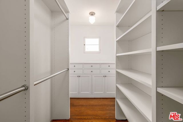 1539 Ensley Avenue, Los Angeles CA: https://media.crmls.org/mediaz/ecced6af-d1f7-42a2-b13a-abaa20443d75.jpg